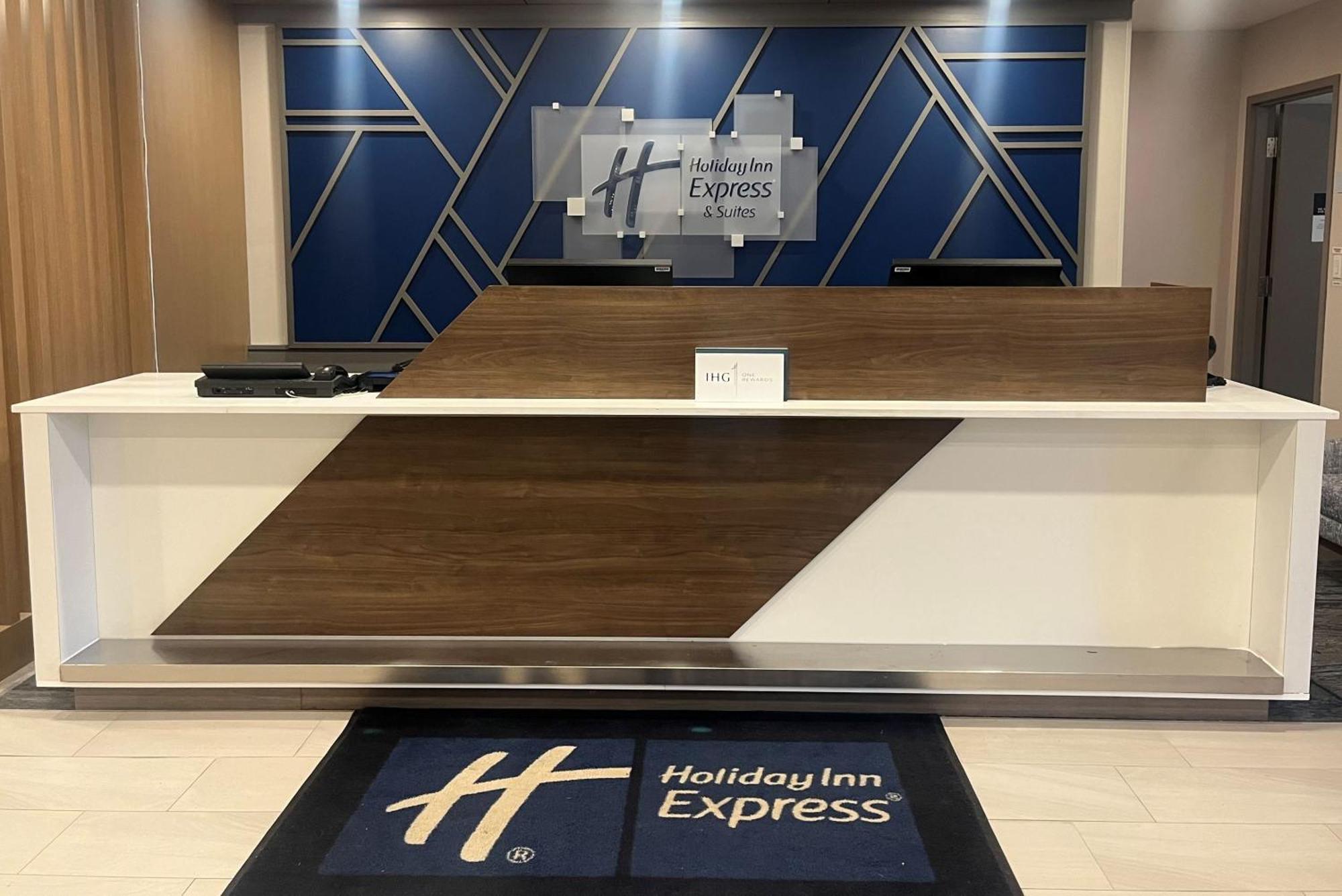 Holiday Inn Express & Suites Huntsville By Ihg Exterior foto