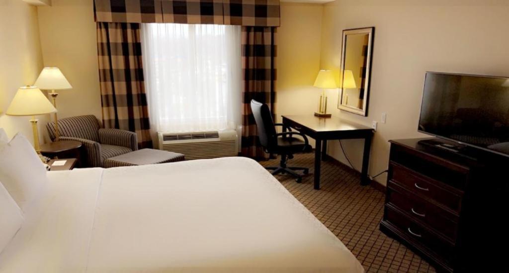 Holiday Inn Express & Suites Huntsville By Ihg Exterior foto